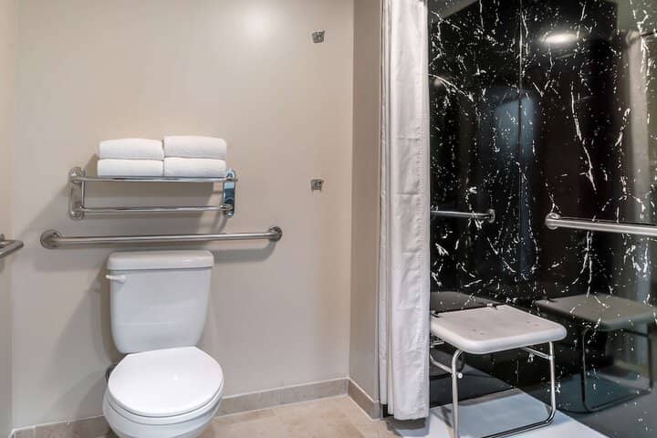 Room 20 of 33