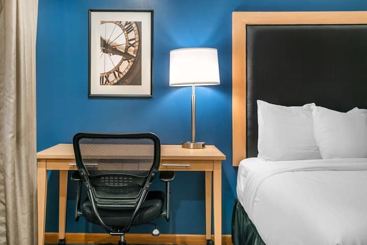 Room 14 of 33