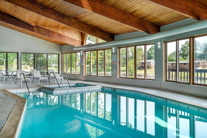 Pool 21 of 33
